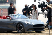 *EXCLUSIVE* Liev Schreiber and Katie Holmes make a business transaction in "Ray Donovan"