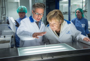 Merkel bei Sanofi