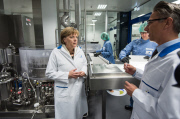 Merkel bei Sanofi