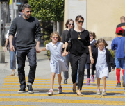 Ben & Jen Take Their Daughters Out For Ice Cream 