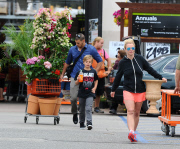 Britney Spears Shops for Garden Supplies with Sons
