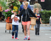 Britney Spears Shops for Garden Supplies with Sons