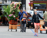 Britney Spears Shops for Garden Supplies with Sons
