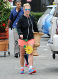 Britney Spears Shops for Garden Supplies with Sons
