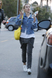 Miley Cyrus mit einer Freundin beim Shopping in West Hollywood
