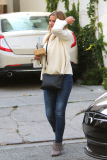 *EXCLUSIVE* A Fuller Cameron Diaz Wears Oversized Sweater to Lunch