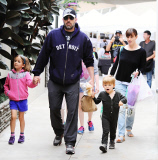 Ben Affleck & Jennifer Garner Visit The Farmer's Market With Their Children 