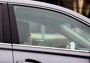 PREMIUM EXCLUSIVE Katie Holmes chatting on the phone while driving