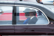 Queen Elisabeth II and prince Philip arrive in Berlin