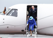 Queen Elisabeth II and prince Philip arrive in Berlin