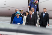 Queen Elisabeth II and prince Philip arrive in Berlin