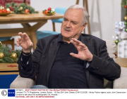 'Lorraine' ITV TV Programme, London, Britain. - 18 Dec 2014