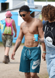 FAMEFLYNET - Rizzle Kicks Spotted At The Glastonbury Festival