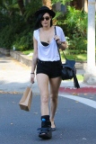 *EXCLUSIVE* Rumer Willis visits a hair salon with a stress fracture in her foot