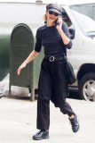 Meg Ryan Correctly Answers Trivia Question about Geography on the Street