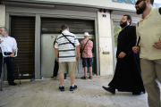 Pensioners at an ATM at Karageorgi Servias Street