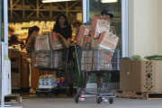 *EXCLUSIVE* Kylie Jenner and boyfriend Tyga load up on groceries before 4th of July