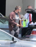 Ben Affleck ditches wedding ring before taking off on private jet Part 2