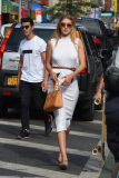 Gigi Hadid and boyfriend Joe Jonas walking in NYC