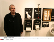 PARIS : Ben a la Galerie Lara Vincy