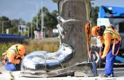 Reflective Lullaby - Riesenzwerg Skulptur in Melbourne enthüllt