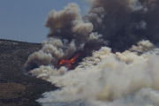 Massive wildfire in Athens' mountain Ymmitos