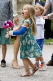 Royale Familie bei der Reiterparade auf Schloss Grasten