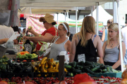 90210 alumnus Gabrielle Carteris shops for produce at Farmers Market