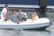 Caroline de Monaco, Andréa Casiraghi et leurs 2 enfants sur le "Pacha", au large de St Jean Cap Ferrat. Neko. NC/NW