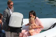 Caroline de Monaco, Andréa Casiraghi et leurs 2 enfants sur le "Pacha", au large de St Jean Cap Ferrat. Neko. NC/NW