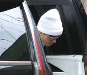 PREMIUM EXCLUSIVE Justin Bieber wearing shocking socks at skate park with Hailey Baldwin 
