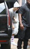 PREMIUM EXCLUSIVE Justin Bieber wearing shocking socks at skate park with Hailey Baldwin 