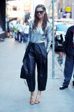 Katie Holmes hides possible engagement ring for 'GMA' interview
