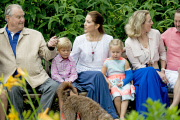 Die dänische Königsfamilie beim offiziellen Fototermin auf Schloss Grasten