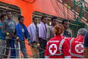 Italy 800 migrants rescued from Libyan sea