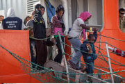 Italy 800 migrants rescued from Libyan sea