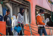 Italy 800 migrants rescued from Libyan sea