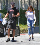 Exclusive... Sofia Vergara & Joe Manganiello Grab Lunch From A Food Truck 