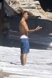 *PREMIUM EXCLUSIVE* Justin Bieber hangs out with Lauren Scruggs and Jason Kennedy **MUST CALL FOR PRICING** *NO WEB*