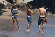 *PREMIUM EXCLUSIVE* Justin Bieber hangs out with Lauren Scruggs and Jason Kennedy **MUST CALL FOR PRICING** *NO WEB*