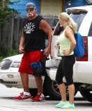 Exclusive... Hulk Hogan & Jennifer McDaniel Stop By A Gym 