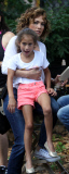 Tournage de "Shades of Blue". Jennifer Lopez et sa fille Emme. Sands