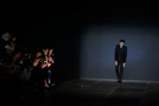 Defile de mode Pret a Porter Printemps Ete 2013. Saint Laurent. SPE 2. Marineau