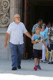 Gwen Stefani turns to religion after filing for divorce with a family trip to church - Part 2