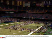 LA: NEW ORLEANS RESIDENT SEEK SHELTER AT SUPERDOME