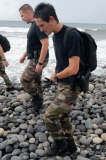 Flight MH370: debris research with the first foot patrols of the Gendarmerie squad
