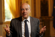 ALAIN JUPPE (UMP), INTERVIEW