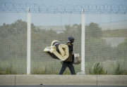 Calais Eurotunnel migrants
