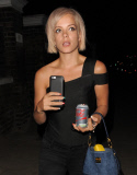 FAMEFLYNET - Lily Allen Leaves A Photo Shoot In London