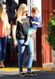 Sarah Michelle Gellar Lunches In Brentwood 